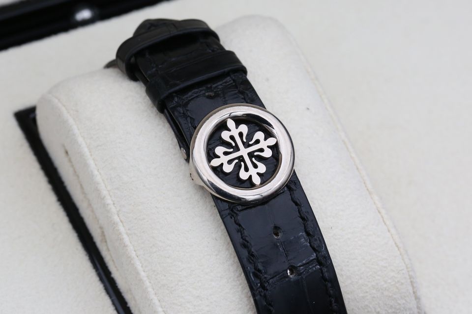 Patek Philippe World Time 5230G-001 Image 3